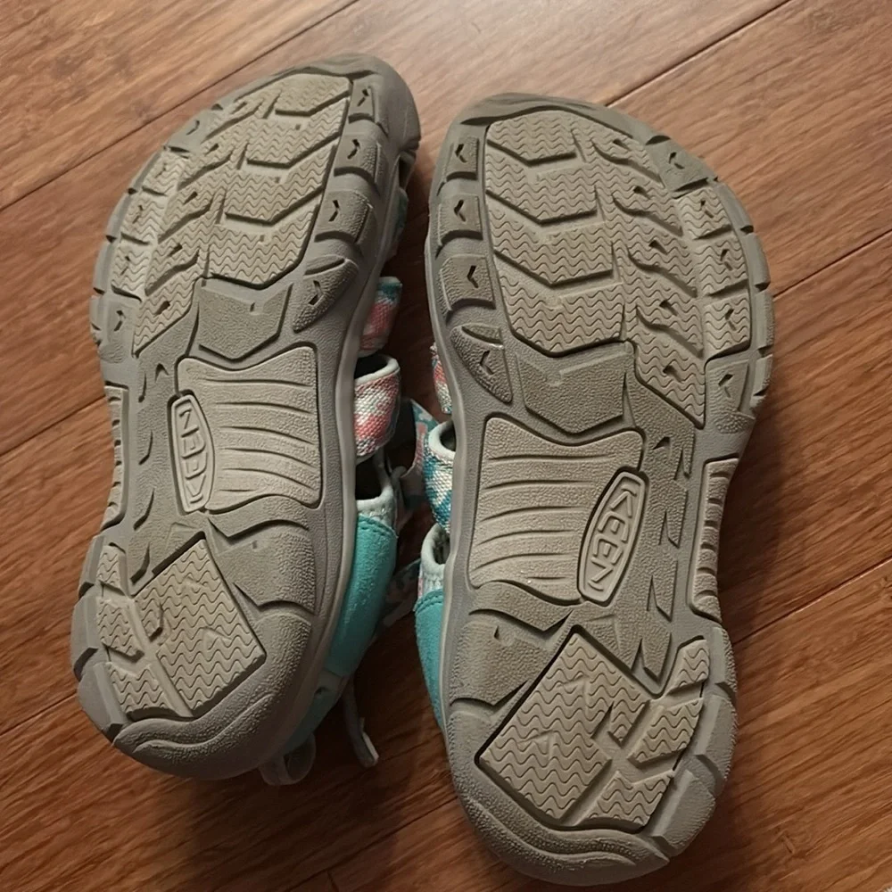 Keen Teal and Pink Sandals - women’s size 6 - outdoor - protected toe